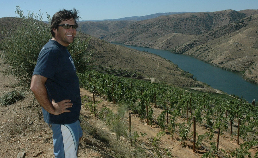 Miguel Roquette viser frem Crastos nye vingård i øver Douro – eller Douro Superior. Foto: Geir Salvesen